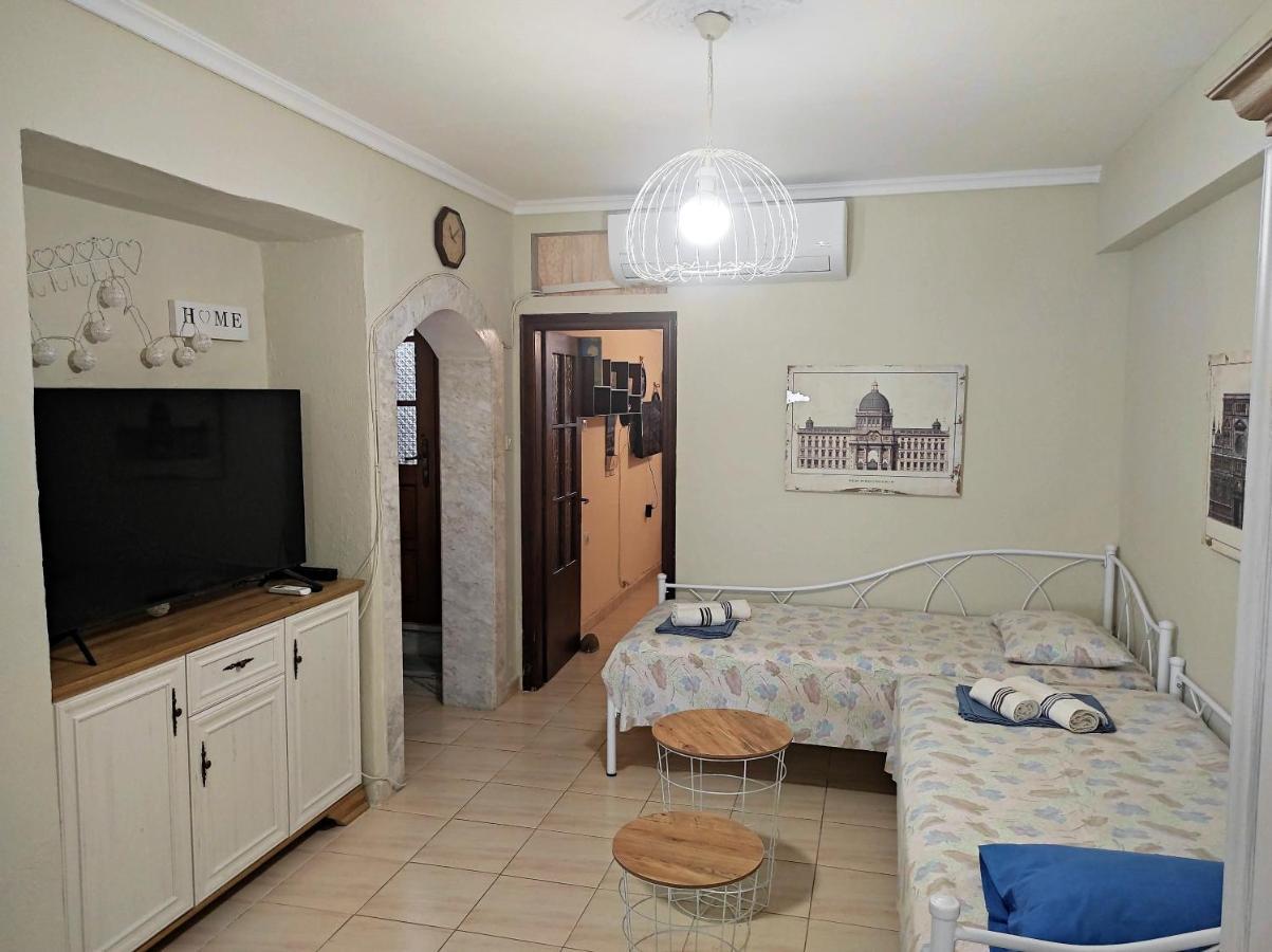 Retro Beach House Nea Peramos  Ngoại thất bức ảnh