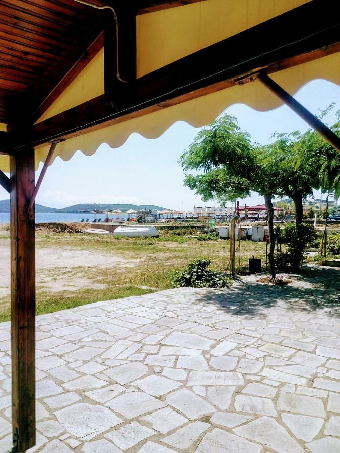 Retro Beach House Nea Peramos  Ngoại thất bức ảnh