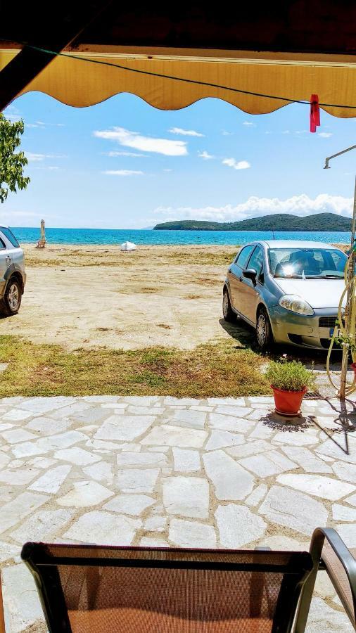 Retro Beach House Nea Peramos  Ngoại thất bức ảnh