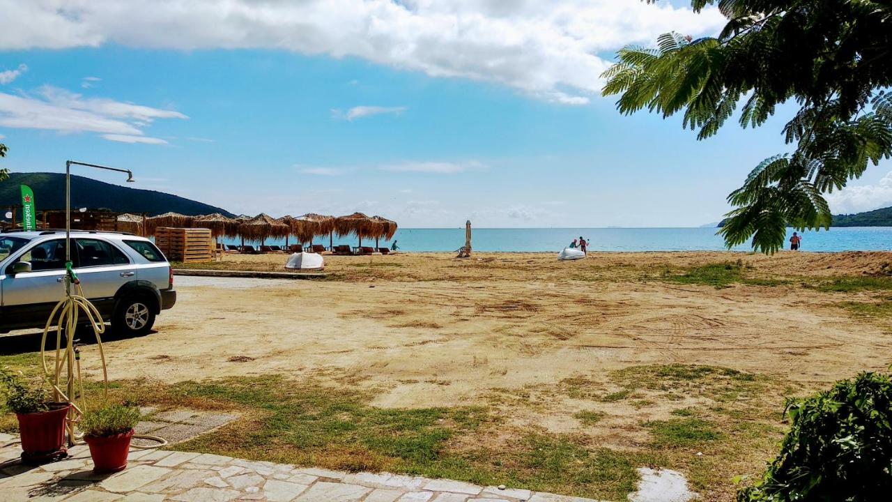 Retro Beach House Nea Peramos  Ngoại thất bức ảnh