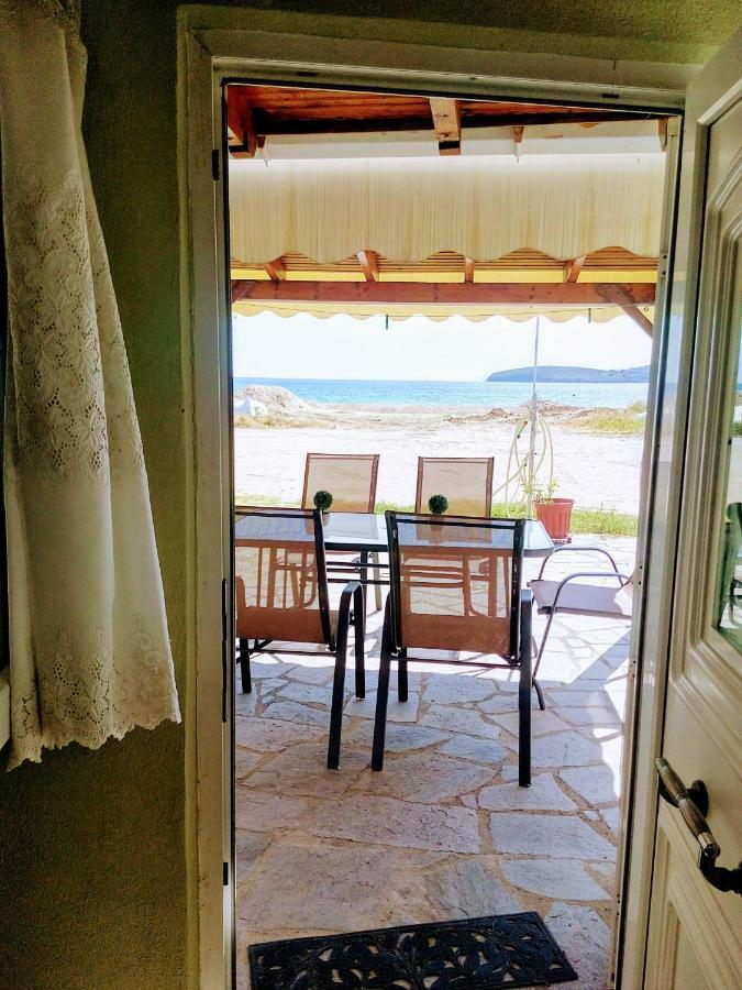 Retro Beach House Nea Peramos  Ngoại thất bức ảnh